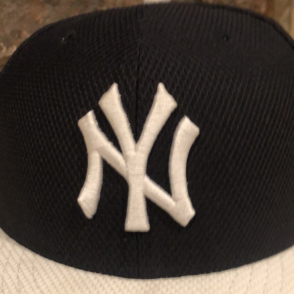 New York Yankees MLB Performance Headwear Hat - Picture 2 of 7